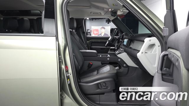 Land Rover Defender (L663) 110 D240 SE 2020 — фото 32