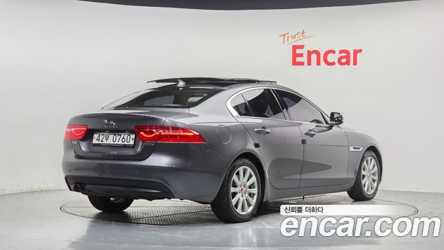 Jaguar XE 20d Prestige 2016 — фото 2