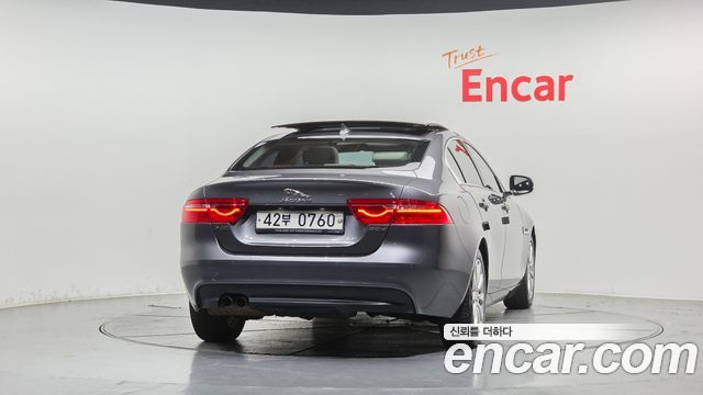 Jaguar XE 20d Prestige 2016 — фото 4