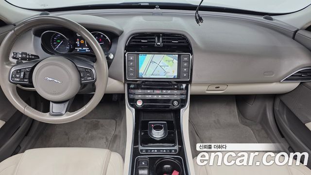 Jaguar XE 20d Prestige 2016 — фото 7