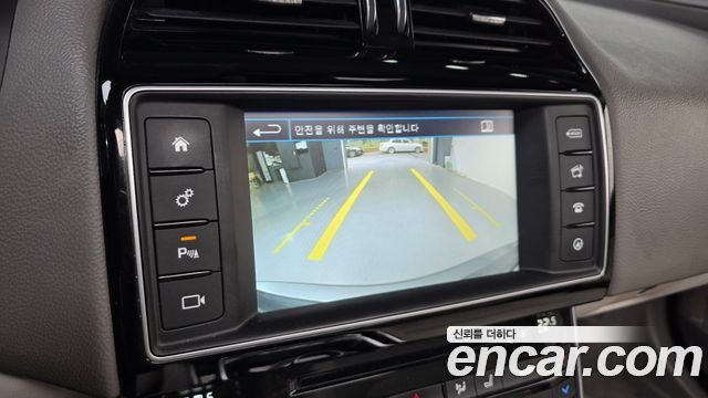 Jaguar XE 20d Prestige 2016 — фото 19