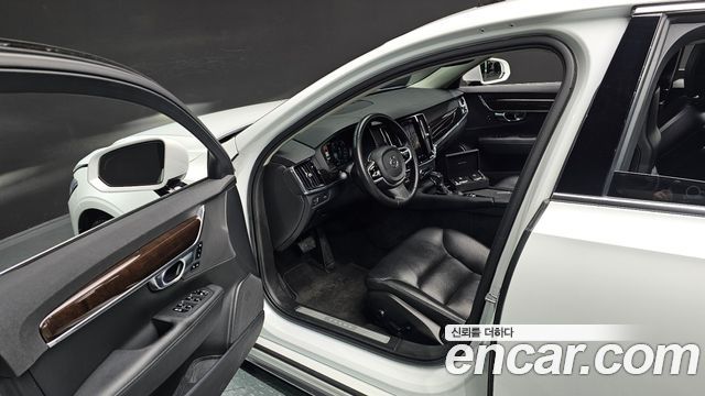 Volvo S90 D4 Momentum 2017 — фото 10