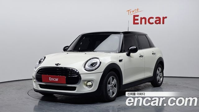 MINI Cooper 5Door Standard 3rd 2018 — фото 1