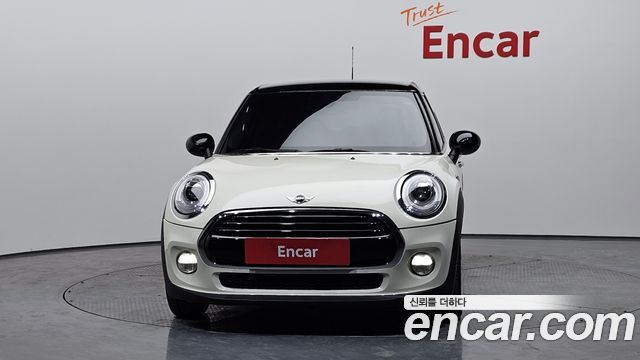 MINI Cooper 5Door Standard 3rd 2018 — фото 3