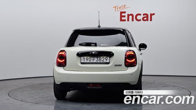 MINI Cooper 5Door Standard 3rd 2018 — фото 4