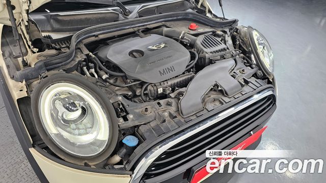 MINI Cooper 5Door Standard 3rd 2018 — фото 6