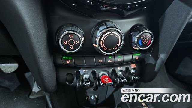 MINI Cooper 5Door Standard 3rd 2018 — фото 17