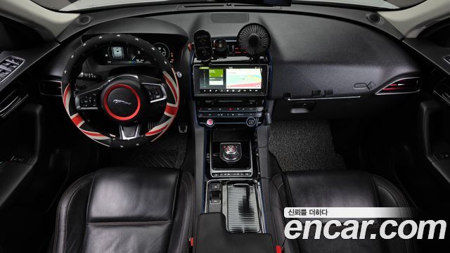 Jaguar F-PACE 20d Prestige 2018 — фото 7