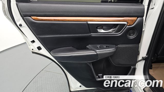 Honda CR-V (V) 1.5 Touring 4WD 2017 — фото 25