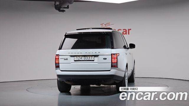 Land Rover Range Rover (IV) 4.4 SDV8 Vogue SE DIESEL 2016 — фото 4