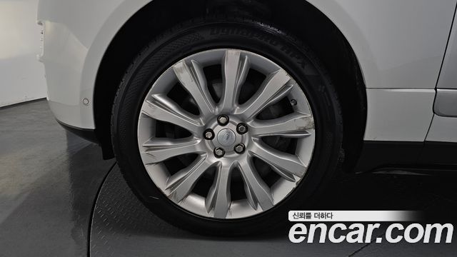 Land Rover Range Rover (IV) 4.4 SDV8 Vogue SE DIESEL 2016 — фото 5