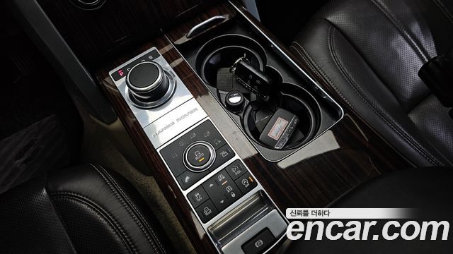 Land Rover Range Rover (IV) 4.4 SDV8 Vogue SE DIESEL 2016 — фото 9