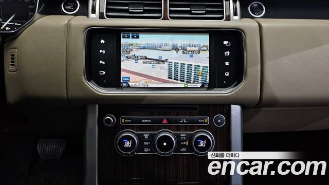 Land Rover Range Rover (IV) 4.4 SDV8 Vogue SE DIESEL 2016 — фото 13