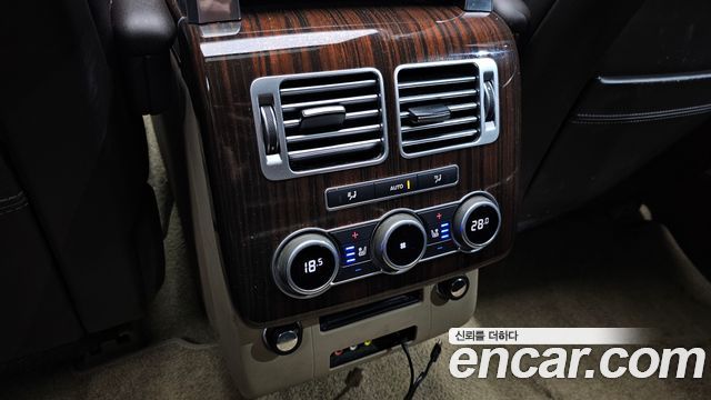 Land Rover Range Rover (IV) 4.4 SDV8 Vogue SE DIESEL 2016 — фото 19