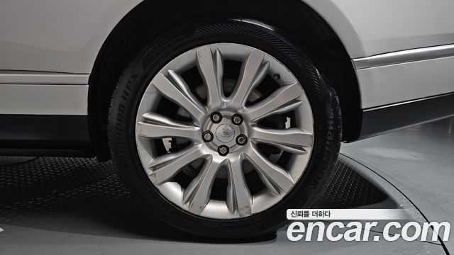 Land Rover Range Rover (IV) 4.4 SDV8 Vogue SE DIESEL 2016 — фото 21