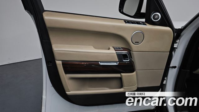 Land Rover Range Rover (IV) 4.4 SDV8 Vogue SE DIESEL 2016 — фото 24