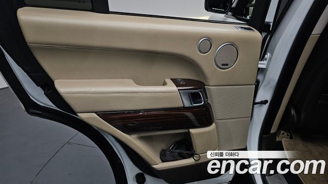 Land Rover Range Rover (IV) 4.4 SDV8 Vogue SE DIESEL 2016 — фото 25