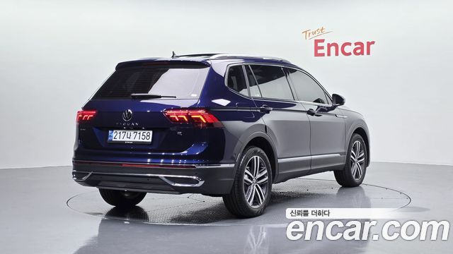 Volkswagen Tiguan Allspace 2.0 TSI Prestige 2023 — фото 2