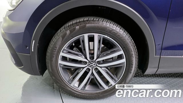 Volkswagen Tiguan Allspace 2.0 TSI Prestige 2023 — фото 5