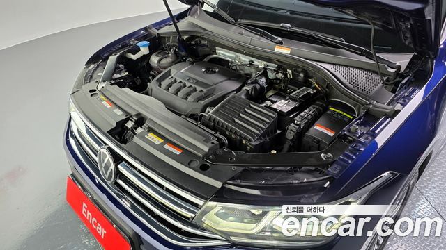 Volkswagen Tiguan Allspace 2.0 TSI Prestige 2023 — фото 6