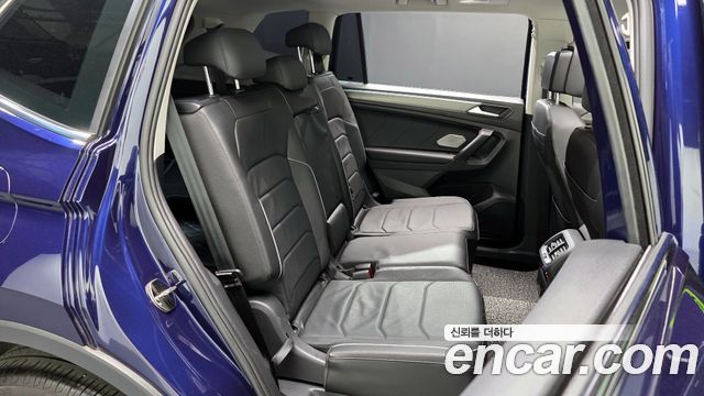 Volkswagen Tiguan Allspace 2.0 TSI Prestige 2023 — фото 11