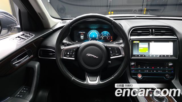 Jaguar F-PACE 20d Portfolio 2018 — фото 13
