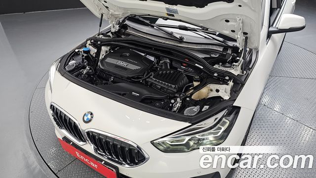 BMW 2 Series Gran Coupe (F44) 220i Sport 2024 — фото 6