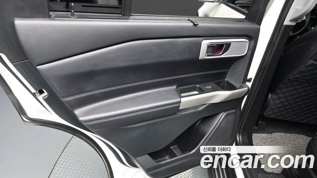 Ford Explorer (VI) 2.3 LimIted 4WD 2021 — фото 31