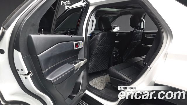 Ford Explorer (VI) 2.3 LimIted 4WD 2021 — фото 32
