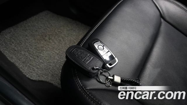 Ford Explorer (VI) 2.3 LimIted 4WD 2021 — фото 36