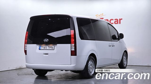 Hyundai Staria Tourer 11-Seater Smart 2025 — фото 2