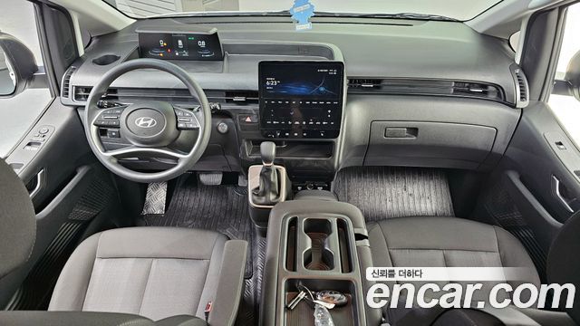 Hyundai Staria Tourer 11-Seater Smart 2025 — фото 7