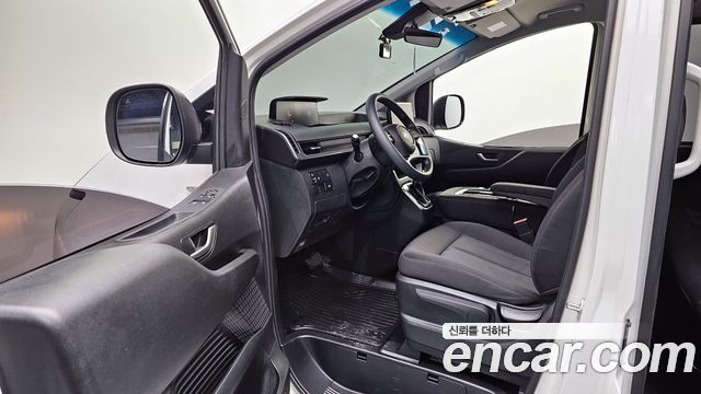 Hyundai Staria Tourer 11-Seater Smart 2025 — фото 10