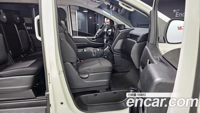 Hyundai Staria Tourer 11-Seater Smart 2025 — фото 11
