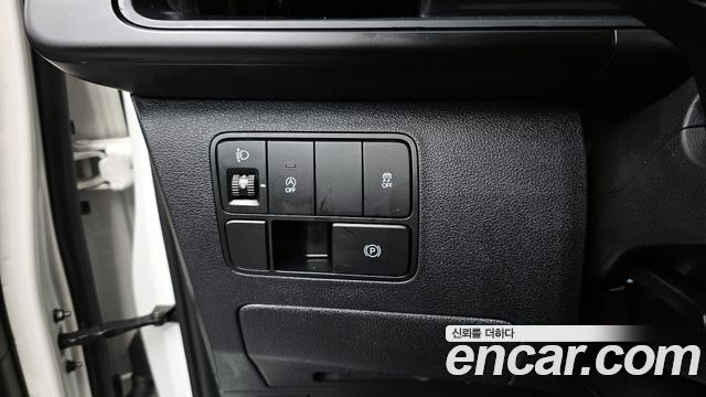 Hyundai Staria Tourer 11-Seater Smart 2025 — фото 18