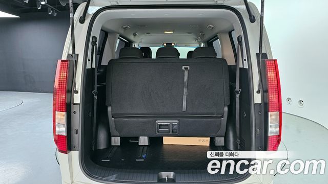 Hyundai Staria Tourer 11-Seater Smart 2025 — фото 20