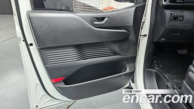 Hyundai Staria Tourer 11-Seater Smart 2025 — фото 24