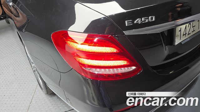 Mercedes-Benz E-Class (W213) E450 4MATIC Exclusive 2020 — фото 29