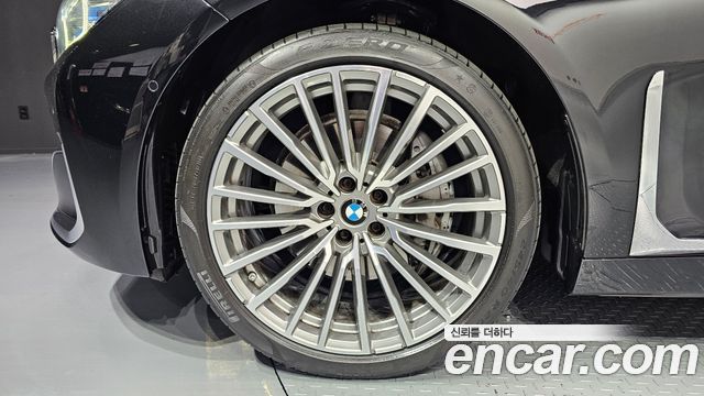 BMW 7 Series (G11) 740Li xDrive Design Pure Excellence 2020 — фото 22