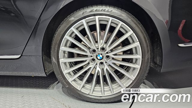BMW 7 Series (G11) 740Li xDrive Design Pure Excellence 2020 — фото 23