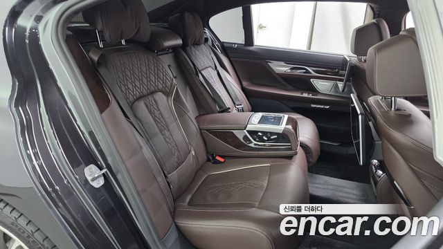 BMW 7 Series (G11) 750Li xDrive Premium 2017 — фото 26