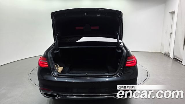 BMW 7 Series (G11) 750Li xDrive Premium 2017 — фото 37