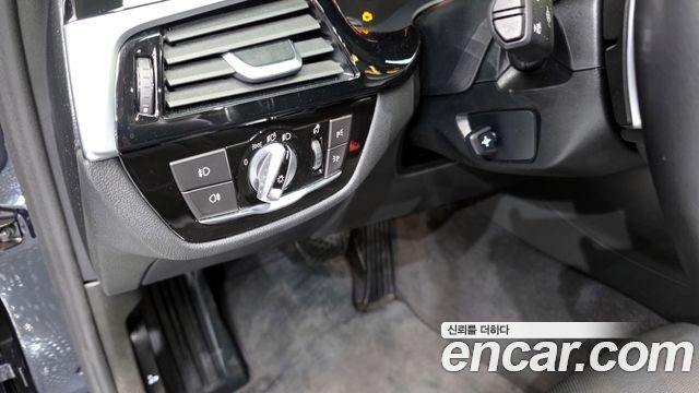 BMW 5 Series (G30) 520d xDrive Luxury Plus 2019 — фото 22