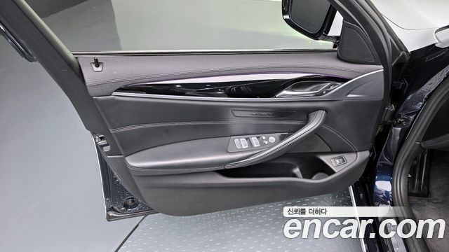 BMW 5 Series (G30) 520d xDrive Luxury Plus 2019 — фото 30