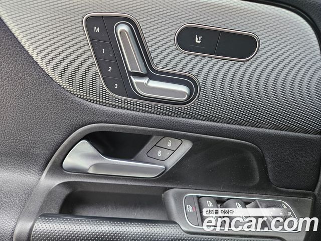 Mercedes-Benz GLB-Class (X247) GLB200 d 2021 — фото 19
