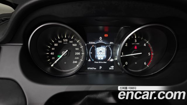 Land Rover Discovery Sport 2.0 TD4 HSE Luxury 2018 — фото 8