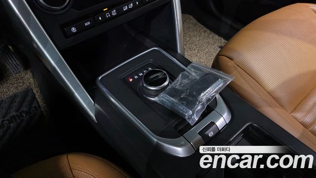 Land Rover Discovery Sport 2.0 TD4 HSE Luxury 2018 — фото 9