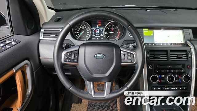Land Rover Discovery Sport 2.0 TD4 HSE Luxury 2018 — фото 13