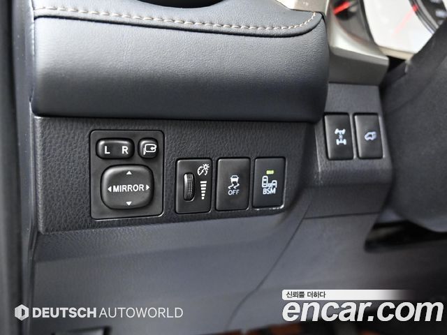 Toyota RAV4 2.5 4WD 4th 2015 — фото 21
