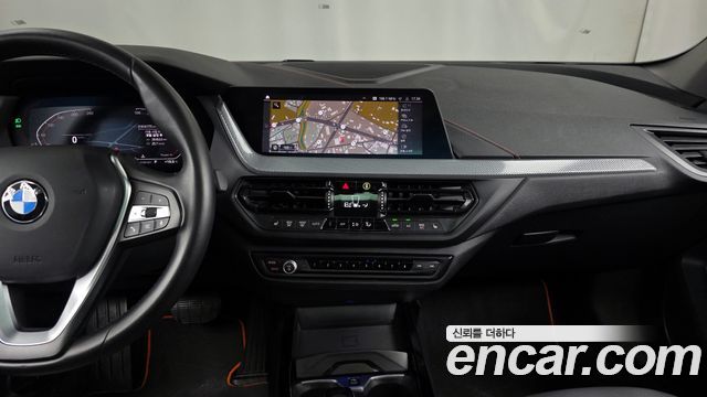 BMW 1 Series (F40) 118d Sport 2021 — фото 14